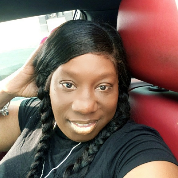 Meet your Posher, Erika - Picture 1 of 1